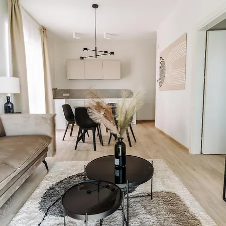 Melyna Jura Apartamentai *